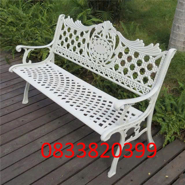 Bàn ghế sân vườn ngoài trời