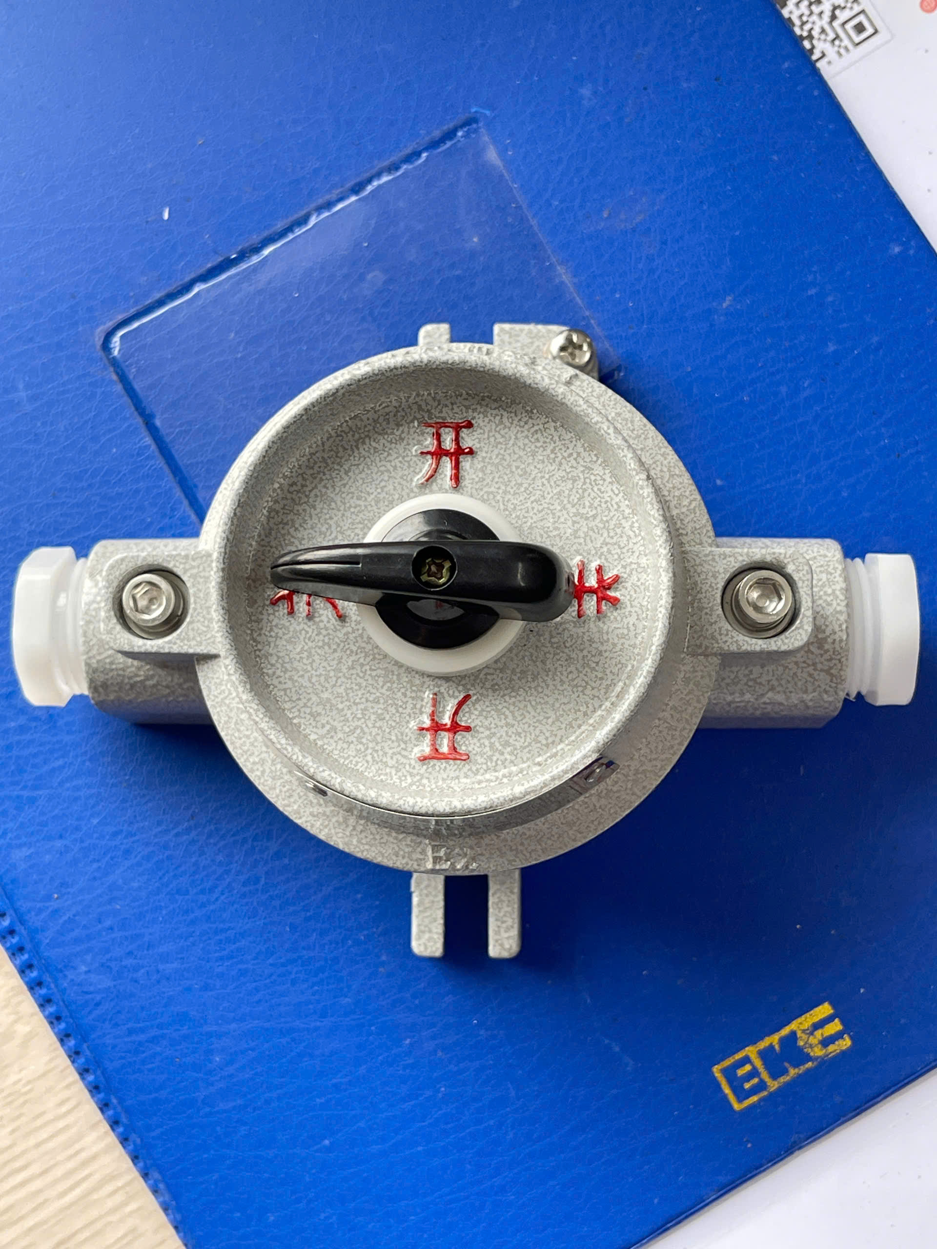 Công tắc điện SW-10 380V (4) cong-tac-phong-no-sw-10-380v